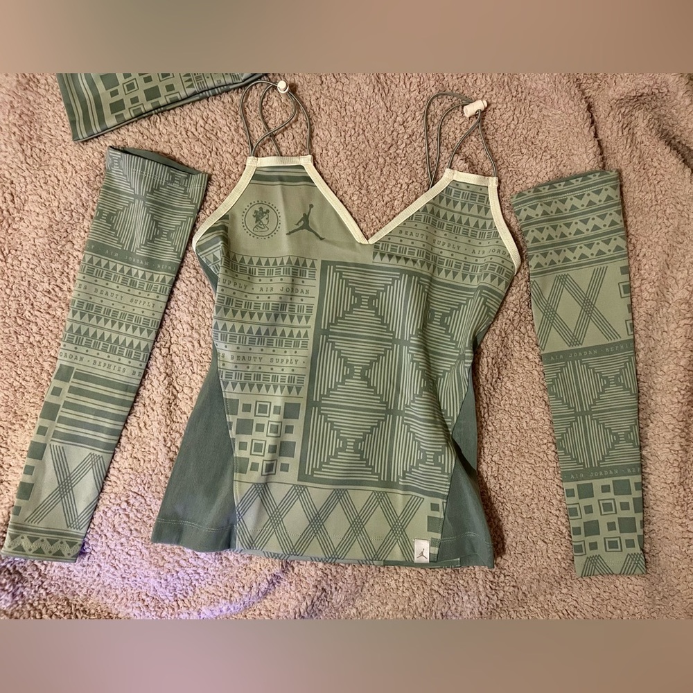 Jordan Womens Bephies Beauty Supply Tank Top Set with sleeves